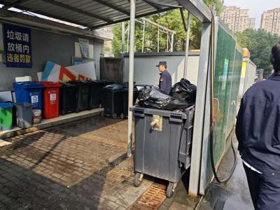 越城區持續推進商貿綜合體垃圾分類執法檢查，優化城市生活垃圾管理服務